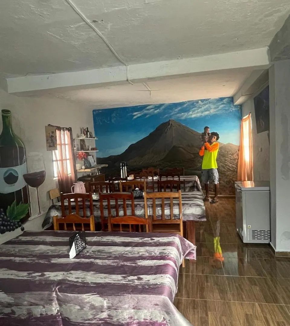 מלון Portela Pensao Casadanilo